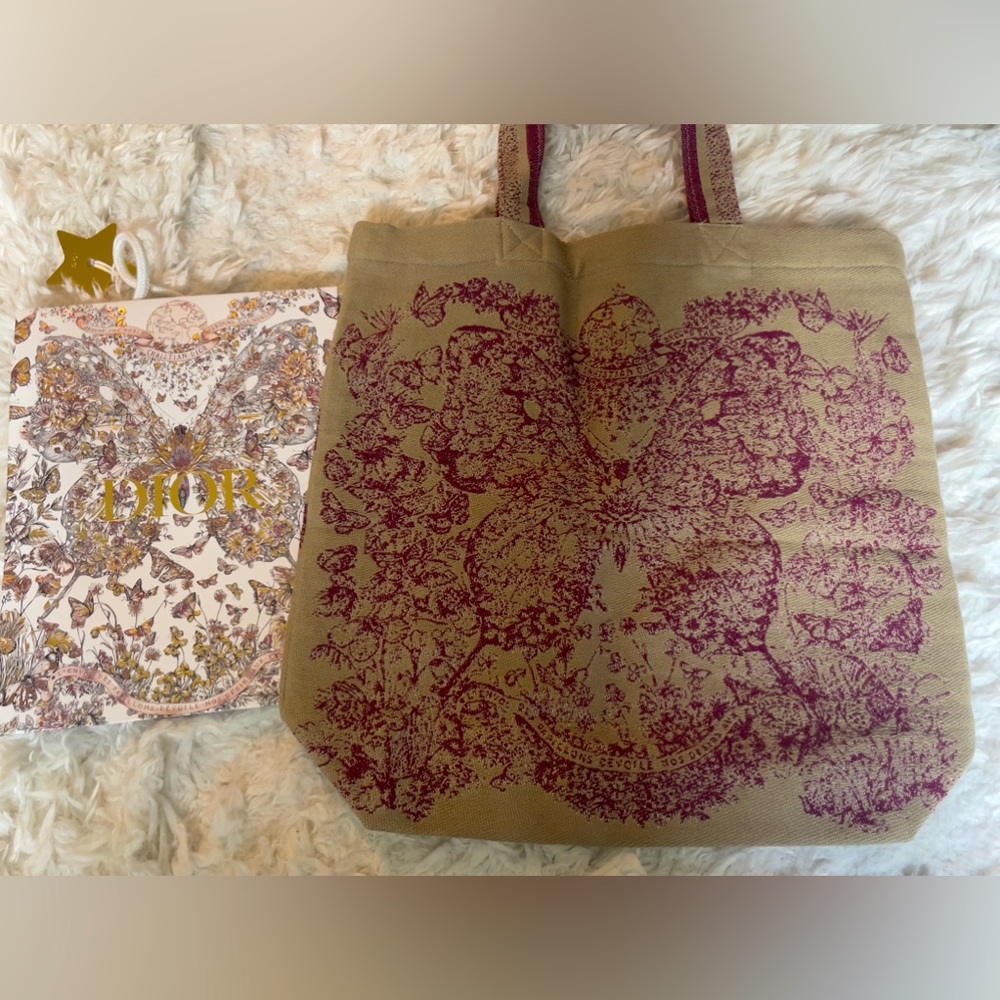 SOLD. ……..Dior canvas shopping tote cruise Mexico 2024 BNIB authentic